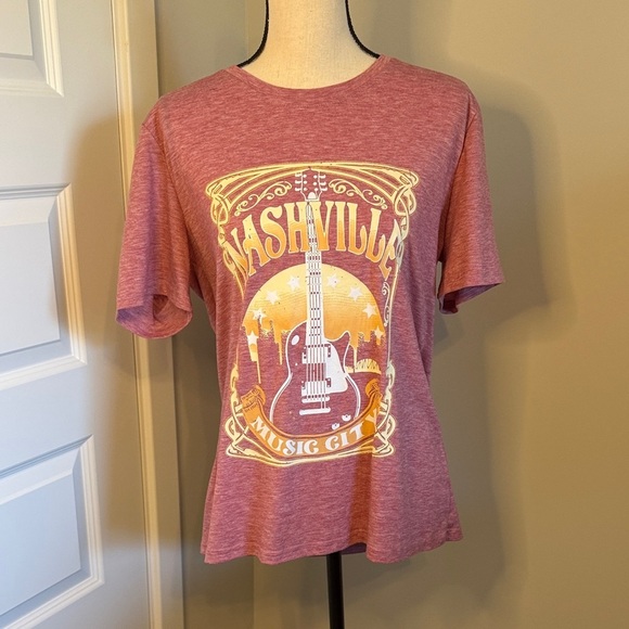 Tops - Nashville Graphic Tee in Heather Rose